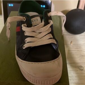 Gucci  Sneakers